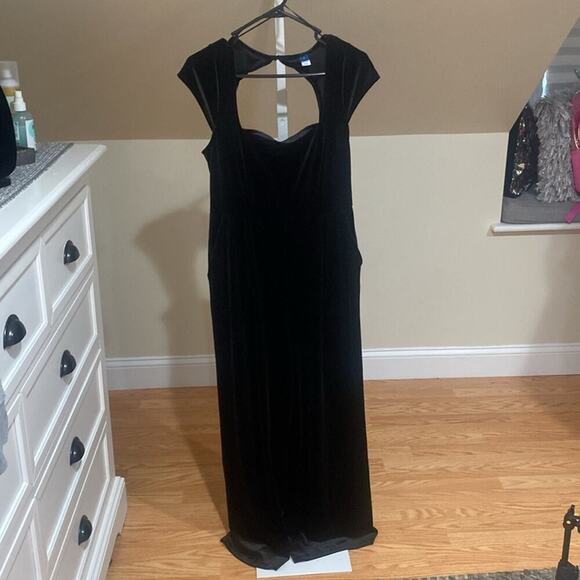 Old Navy black Fit & Flare Velvet Jumpsuit - Picture 9 of 11